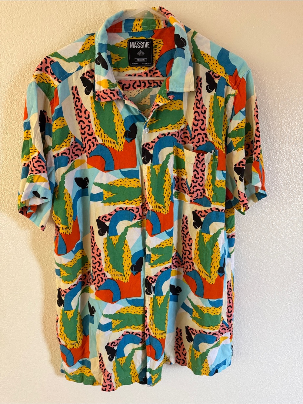 Massive brand Short-Sleeve Button-Up Shirt - Multicolor Abstract Print